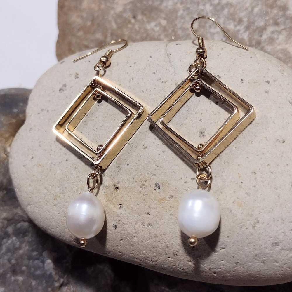 Vintage Cultured Pearl Dangle Earrings - image 2