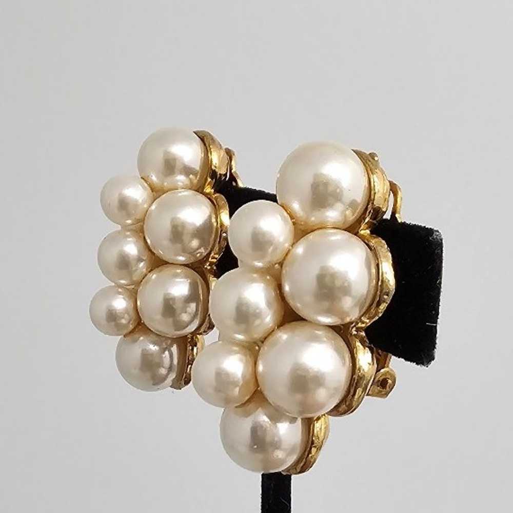 Vintage faux Pearl cluster Earrings - image 5