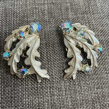 Vintage clip on earrings jewelry - image 1