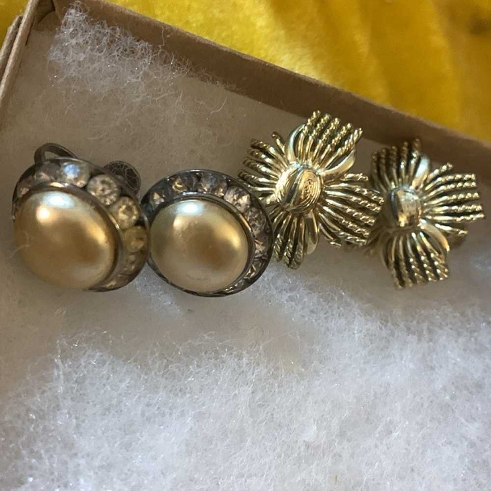 Vintage Bundle of 2 Pairs Coro Screwback Earrings - image 8