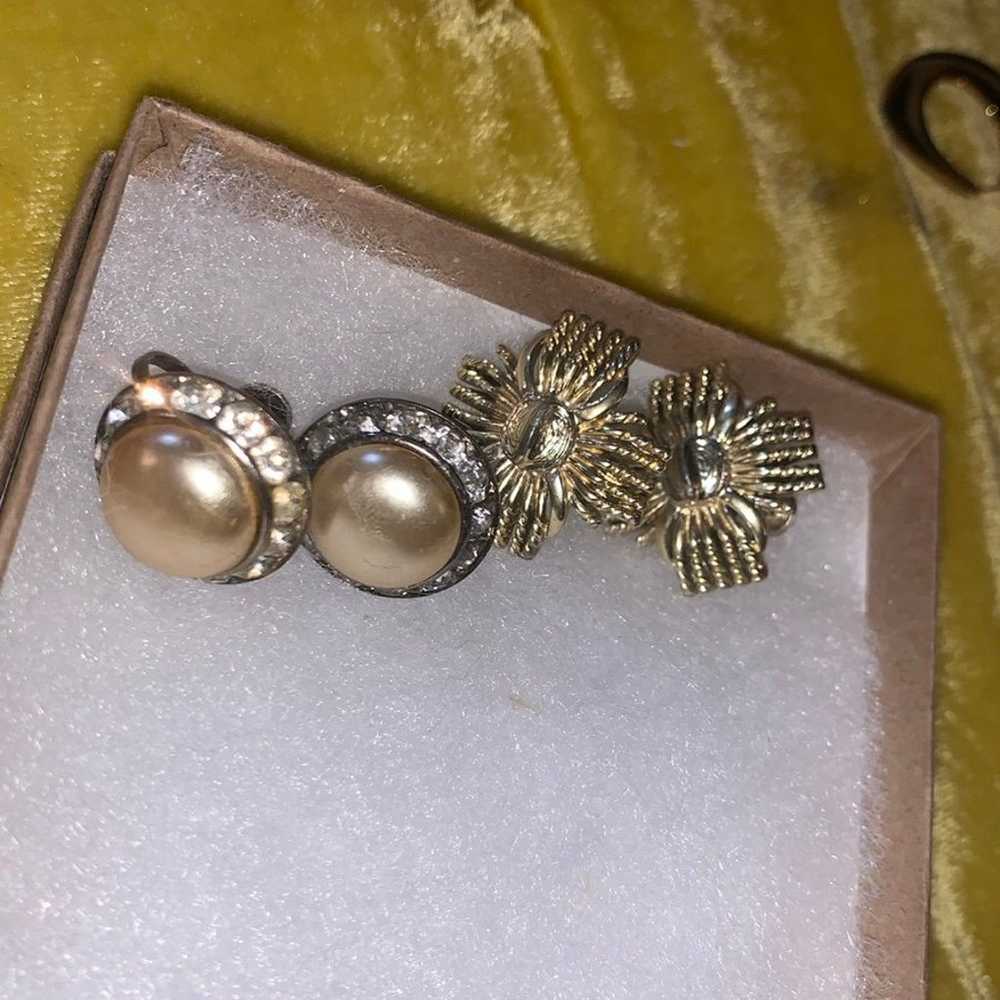 Vintage Bundle of 2 Pairs Coro Screwback Earrings - image 9