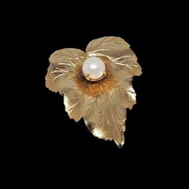 Vintage Sarah Coventry Gold Tone Simulated Pearl … - image 1