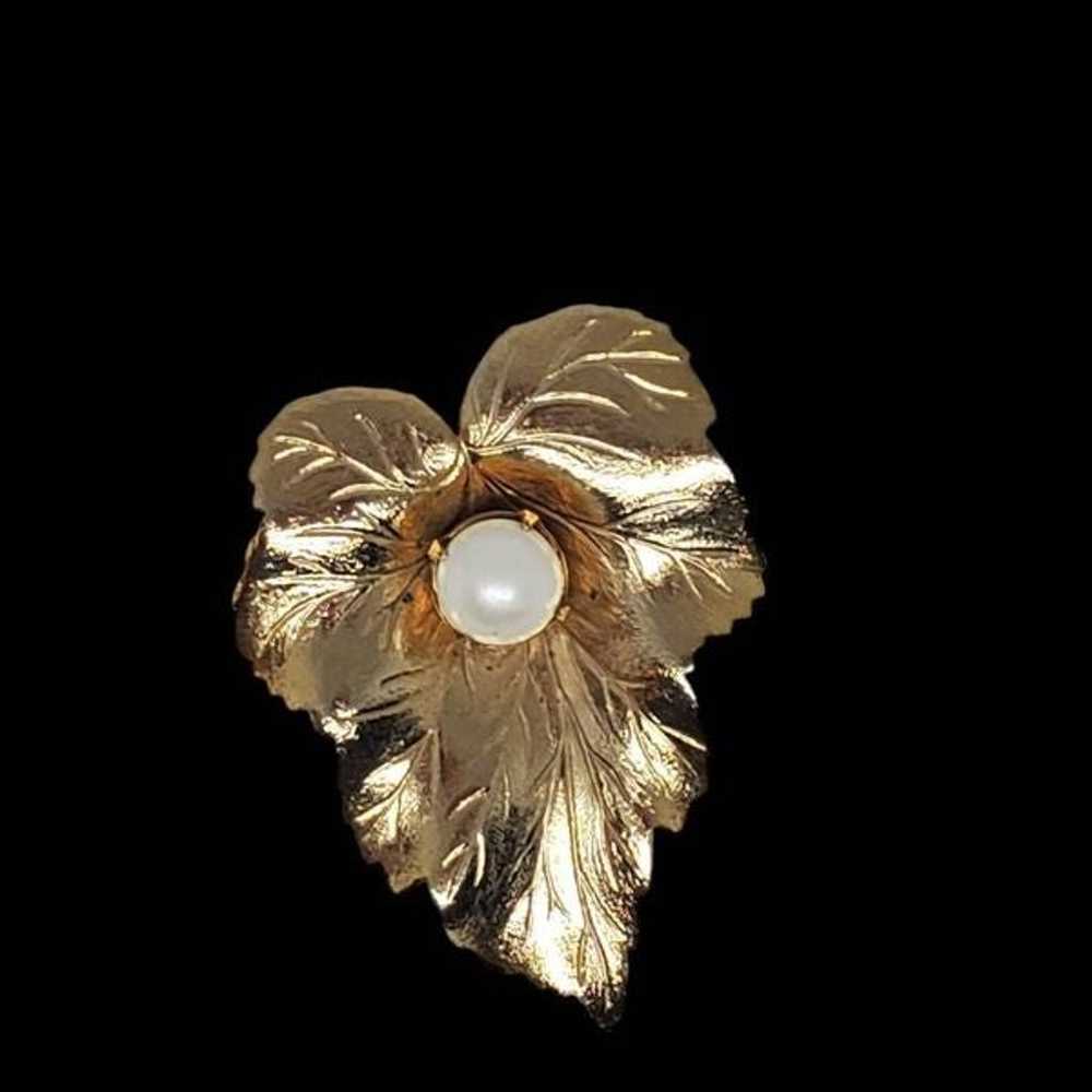 Vintage Sarah Coventry Gold Tone Simulated Pearl … - image 2