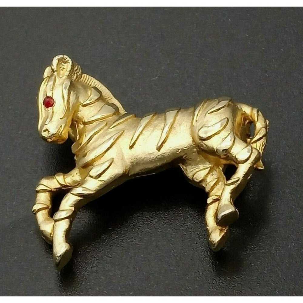 Vintage Zebra Brooch Pin Gold Tone Metal Shiny Re… - image 10