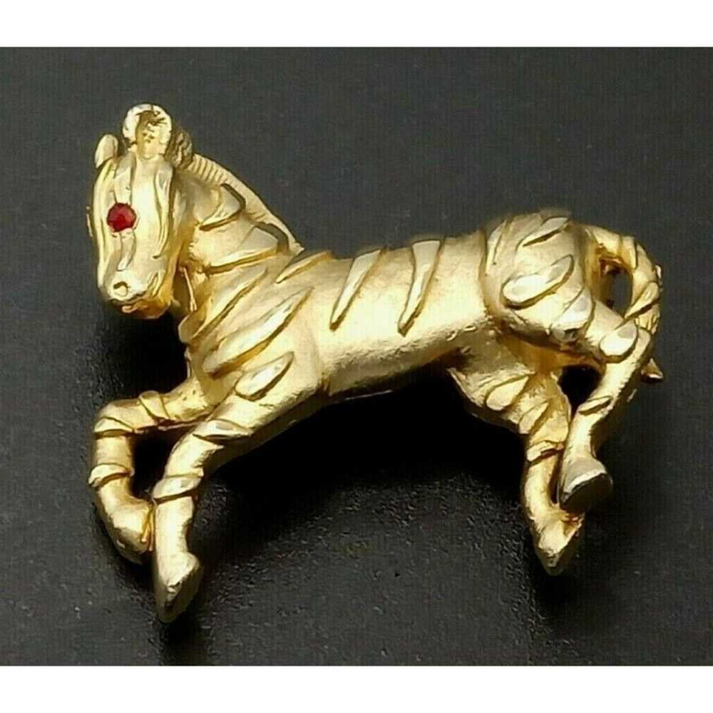 Vintage Zebra Brooch Pin Gold Tone Metal Shiny Re… - image 9