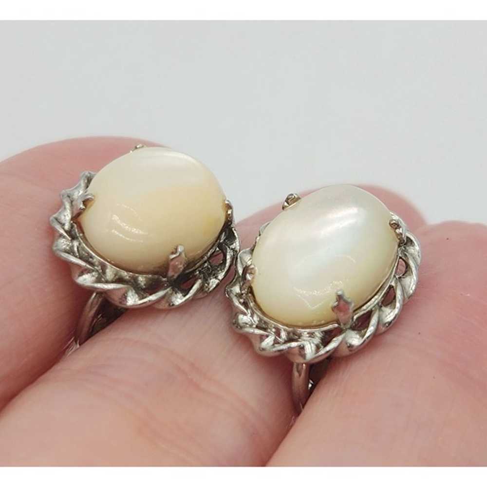 Vintage Cream Moonglow Prong Set Oval Cabachon Tw… - image 2