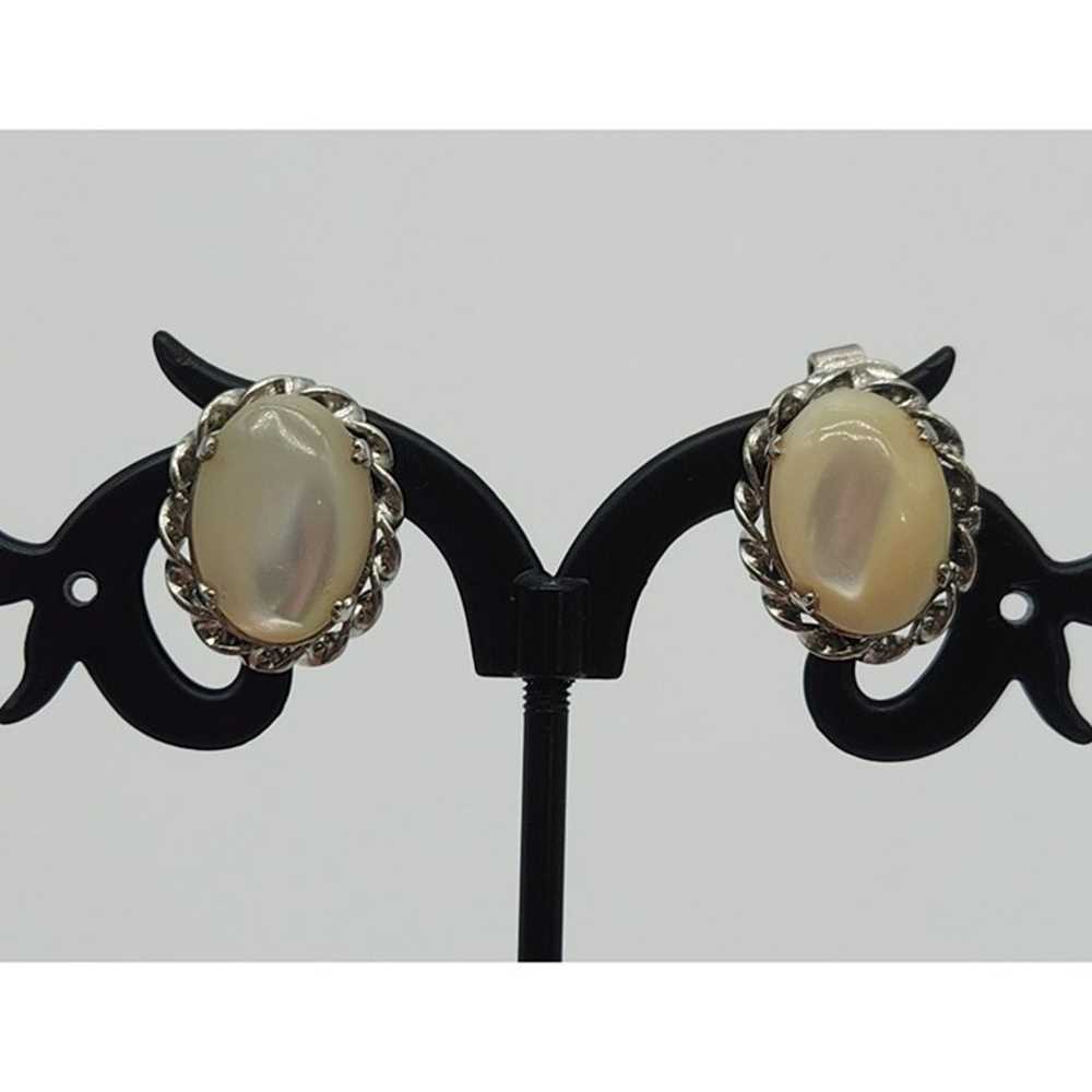 Vintage Cream Moonglow Prong Set Oval Cabachon Tw… - image 6