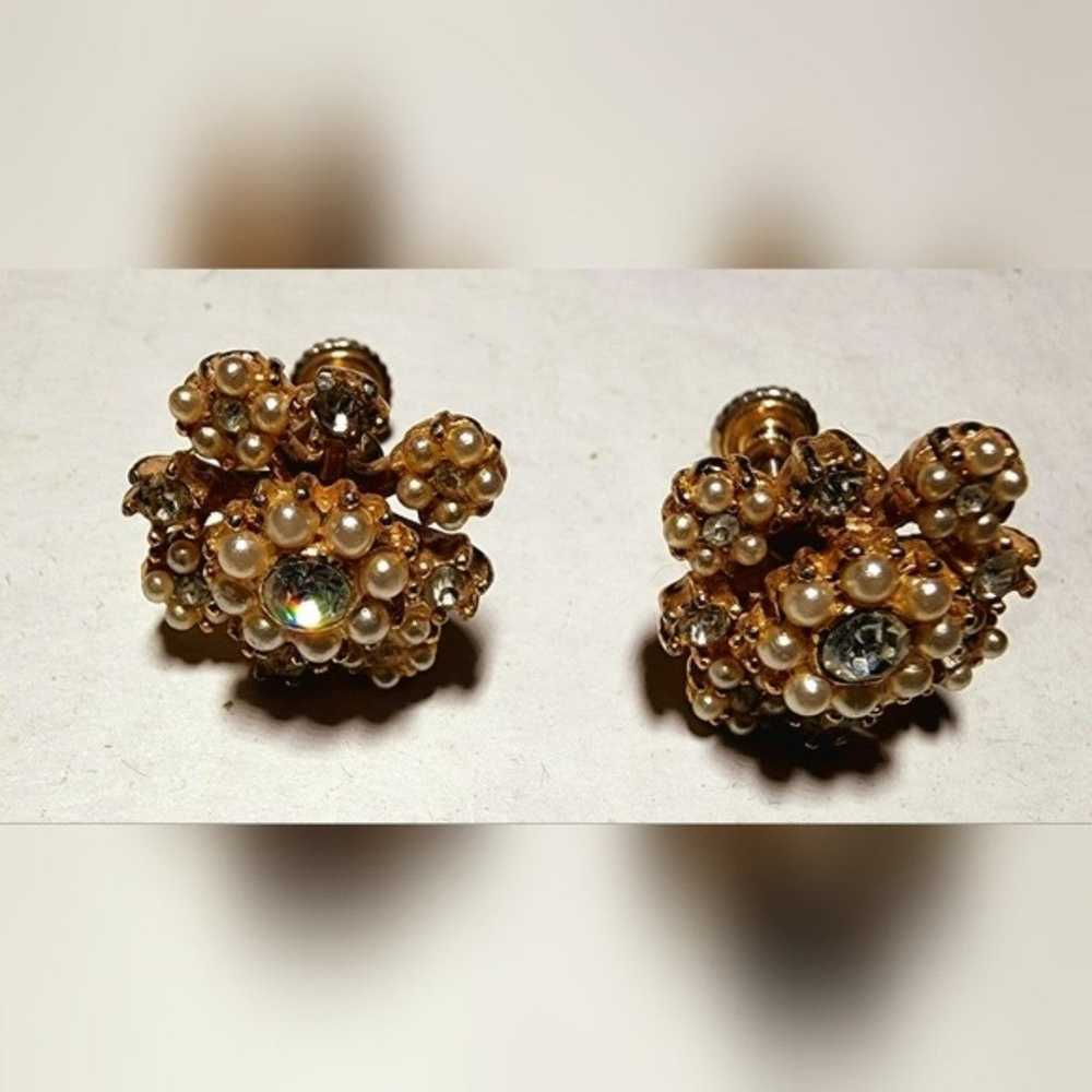 Vintage Pearl and rhinestone cluster screwback ea… - image 2