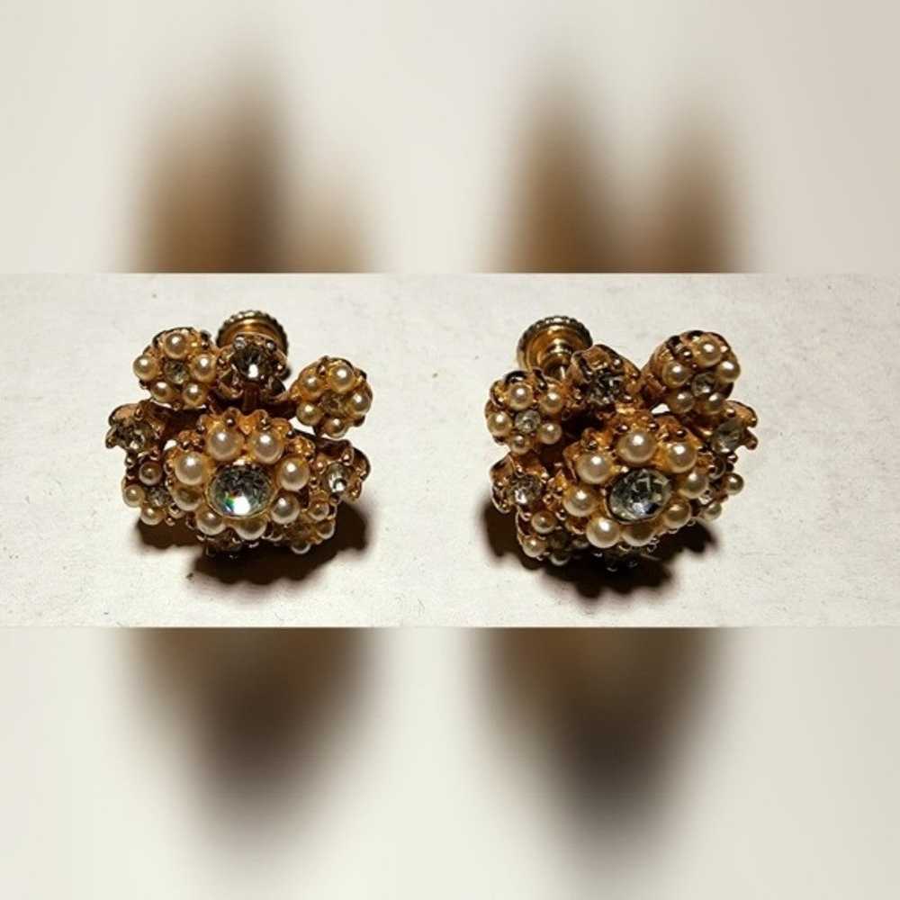 Vintage Pearl and rhinestone cluster screwback ea… - image 3