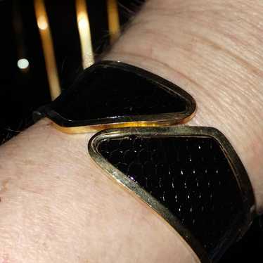 Beautiful vintage wide banded black and gold clam… - image 1