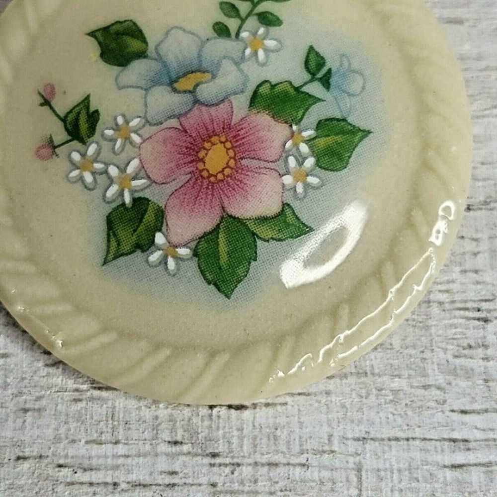 Vintage Avon Porcelain Floral Brooch Pin - image 2