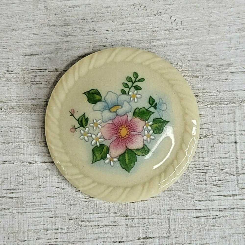 Vintage Avon Porcelain Floral Brooch Pin - image 3