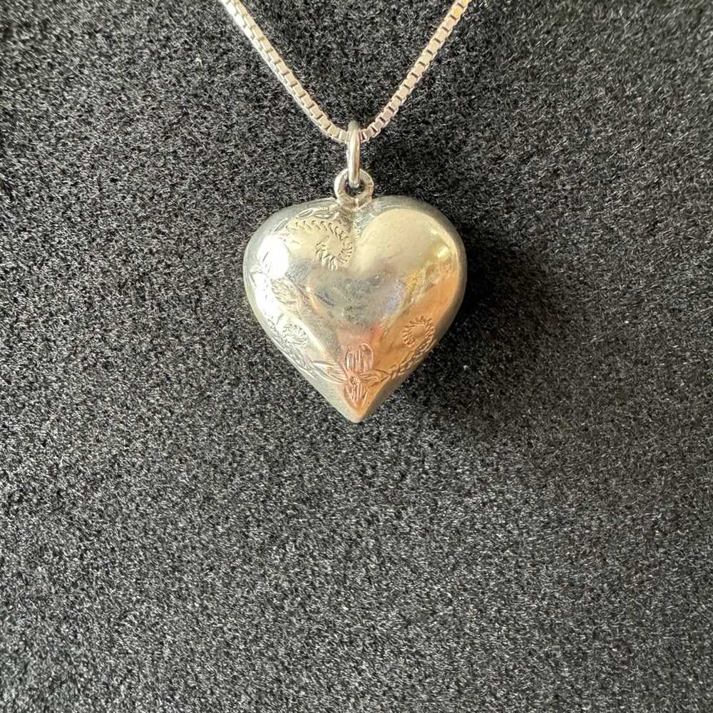 Vintage puffy heart charm necklace - image 2