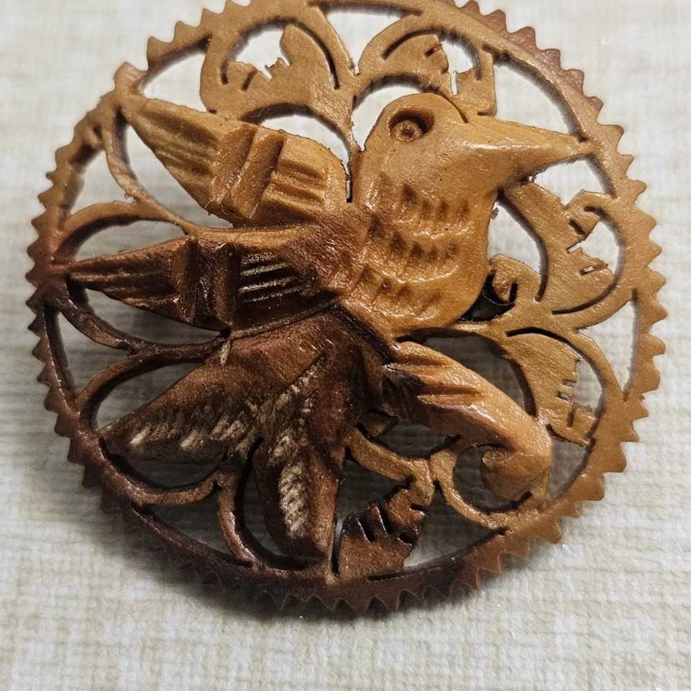 Three Vintage wood hand carved  brooches. - image 4