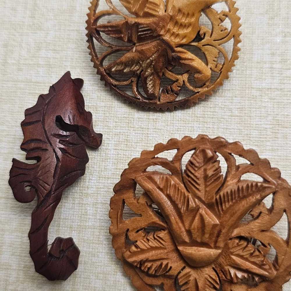 Three Vintage wood hand carved  brooches. - image 9