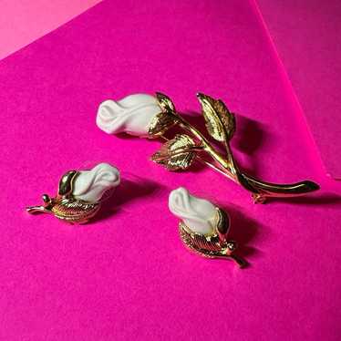 Pale Pink Gold Tone Long Stem Rose Bud Brooch Mat… - image 1