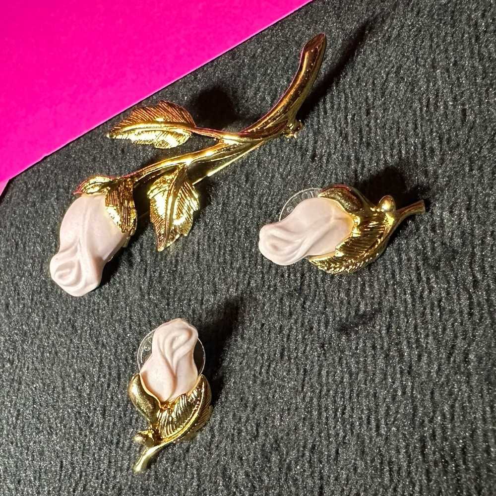 Pale Pink Gold Tone Long Stem Rose Bud Brooch Mat… - image 2