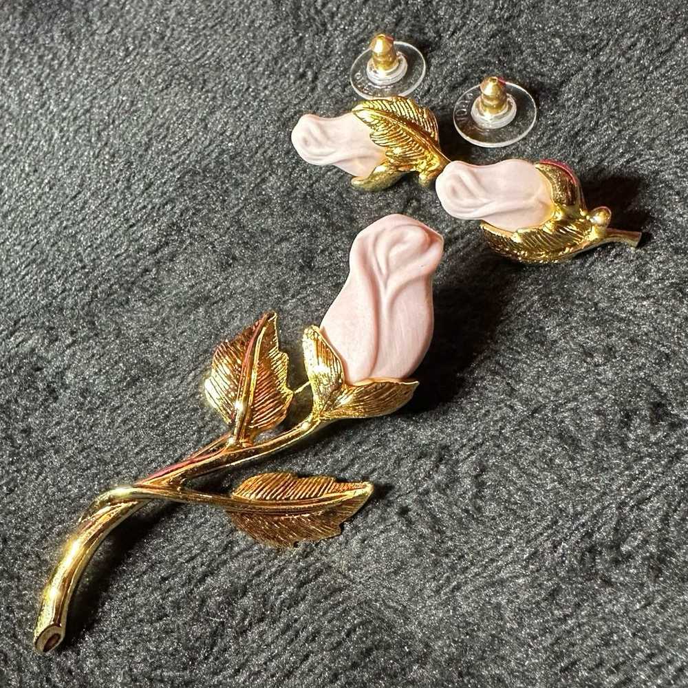 Pale Pink Gold Tone Long Stem Rose Bud Brooch Mat… - image 8