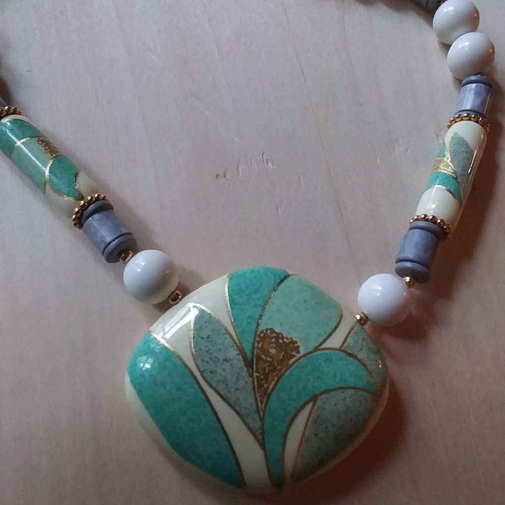 Vintage ceramic flower beaded necklace - image 5