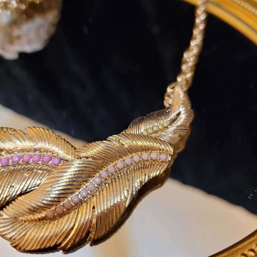 VINTAGE GOLD LEAF BEADED STATEMENT NECKLACE - image 11