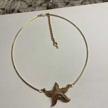 Vintage Sarah Coventry Sea Star Gold Tone Starfis… - image 1