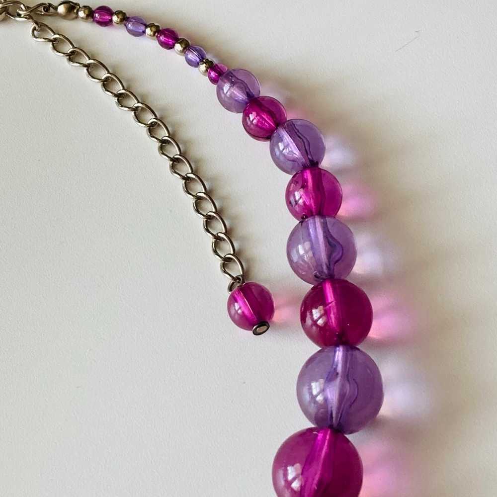 Vintage purple lucite beaded Necklace - image 3