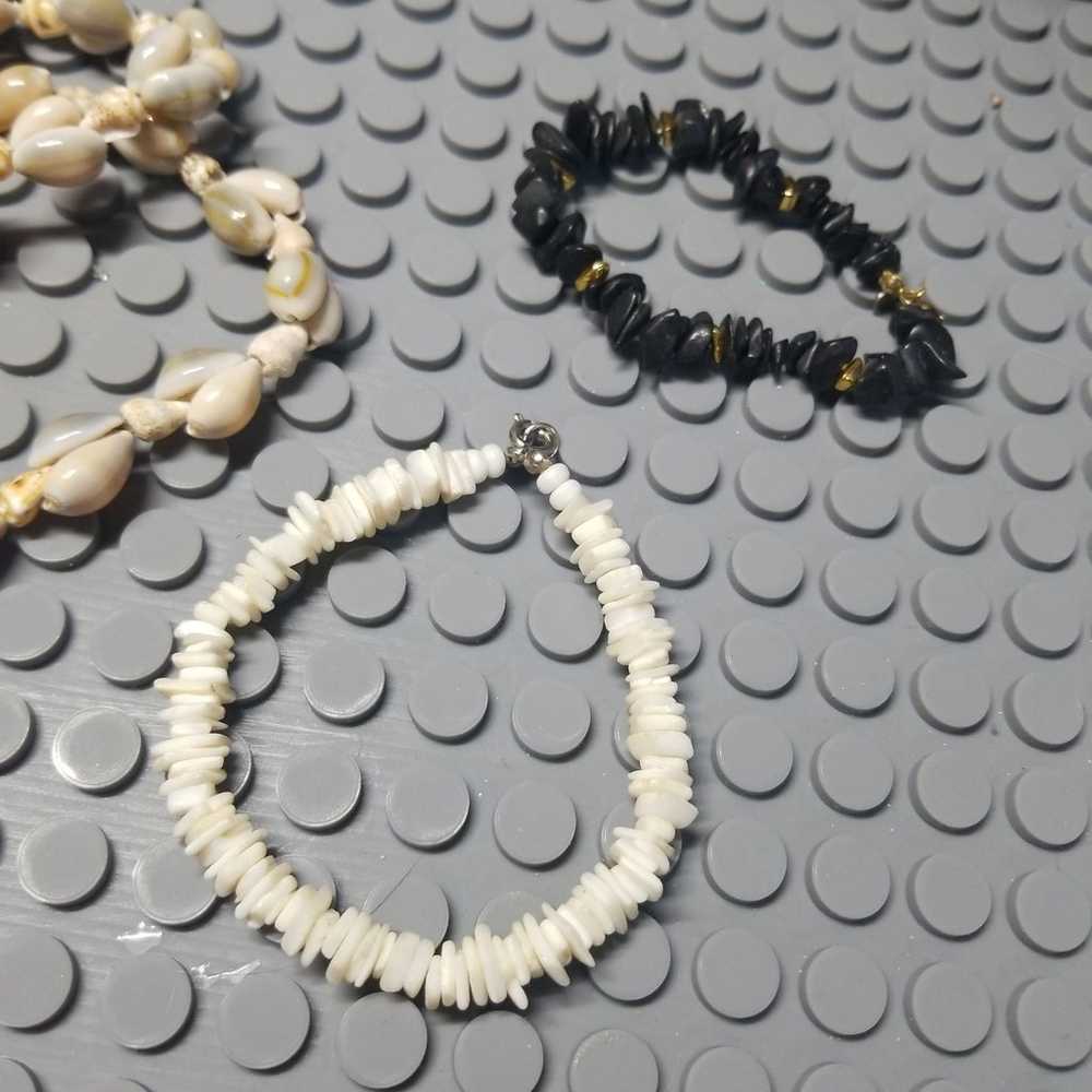 3 shell pieces, 1 long necklace and 2 bracelets. - image 3