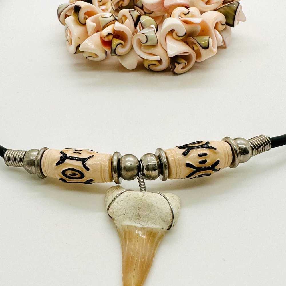 Shark Tooth Necklace & Shell Stretch Bracelet - image 7