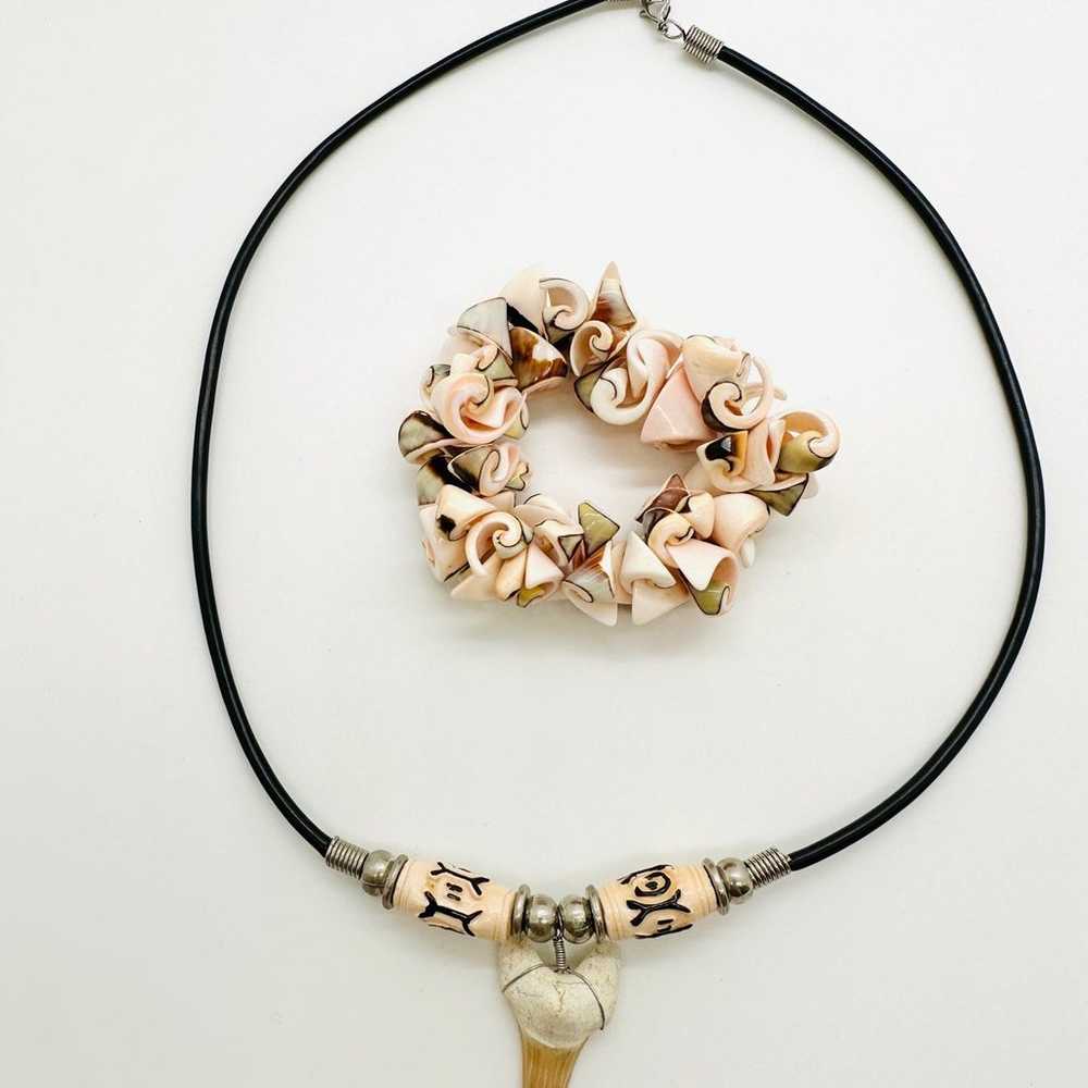 Shark Tooth Necklace & Shell Stretch Bracelet - image 8