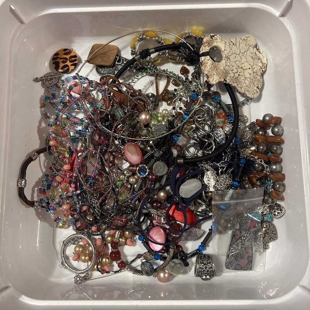 Mixed Estate Jewelry 1+ Lbs Modern Fashion to Vin… - image 3