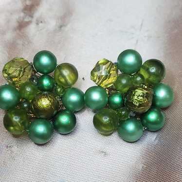 Vintage Bead Green Faceted Crystal Bead Gold Tone… - image 1