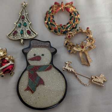 Vintage Xmas Brooch Lot #1 - image 1