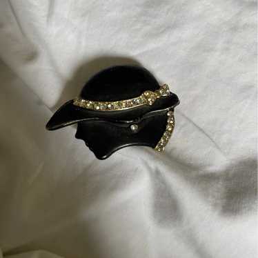 Vintage enamel and rhinestone brooch - image 1