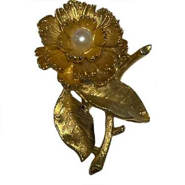 Vintage Signed BSK goldtone flower