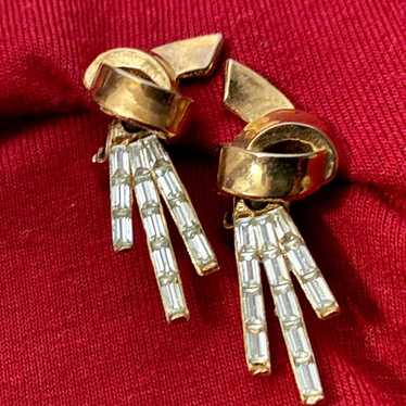 Clip on 1940s Trifari elegant earrings - image 1