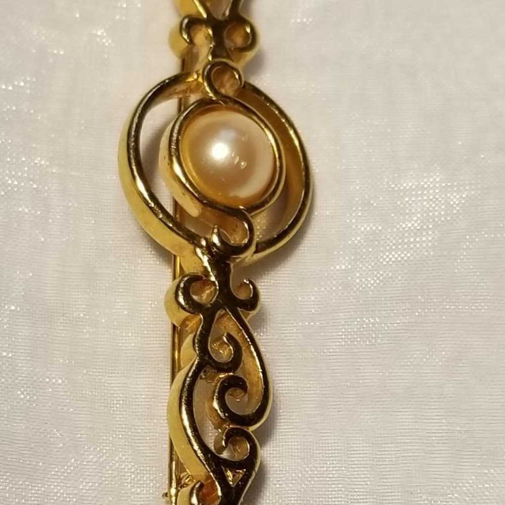 Vintage 1970s MONET  Faux Pearl Bar Pin - image 3