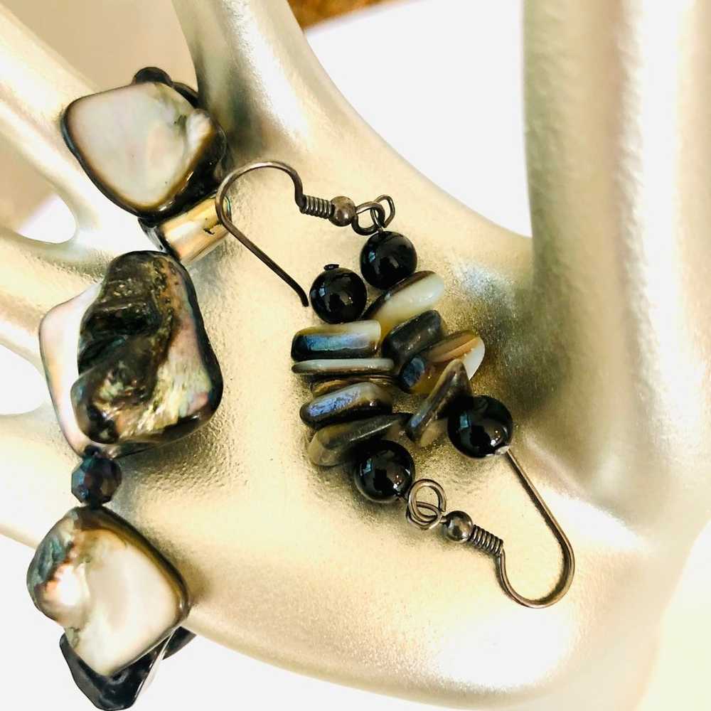 Vintage Iridescent Onyx Mother of Pearl Earrings … - image 2