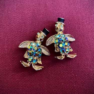 Vintage Pair  of Penguins Gold Tone Auroras Boreal