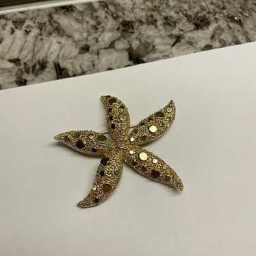 Vintage Round glass under sea outlets brooch goldtone starfish