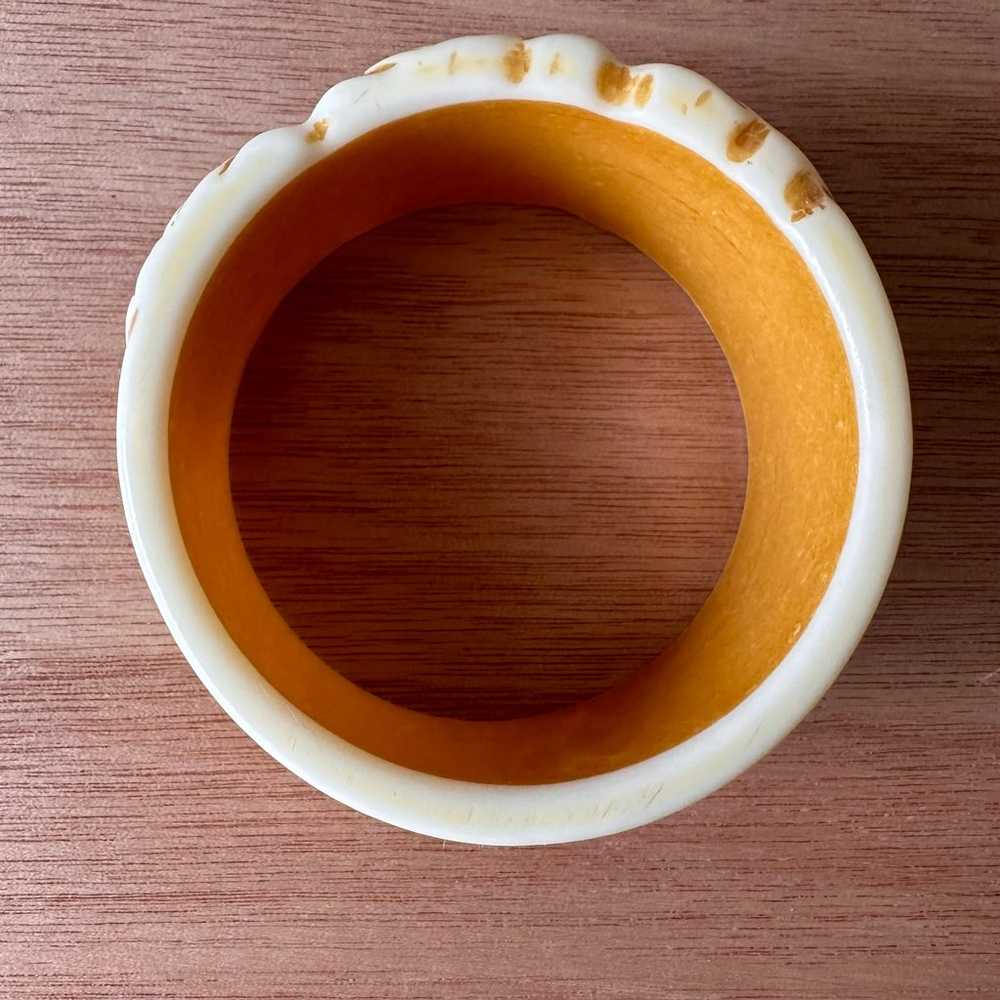 Vintage Celluloid (possibly Bakelite) Cuff Bangle… - image 5