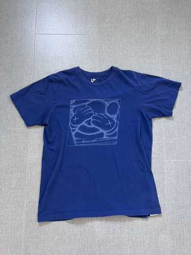 KAWS X outlet UNIQLO CHUM TEE T-SHIRT SIZE LARGE (ASIAN SIZE) BLUE L