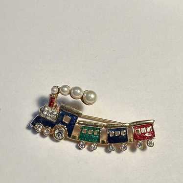 Railway Passanger Train Faux Pearl Rhinestone & En