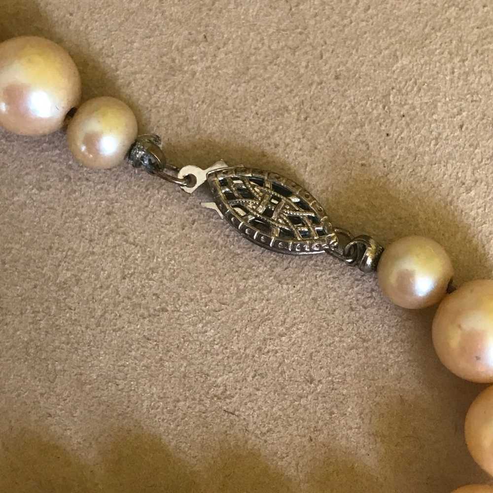 Vintage Faux Pearl Necklace 20" Silver Tone Filig… - image 3