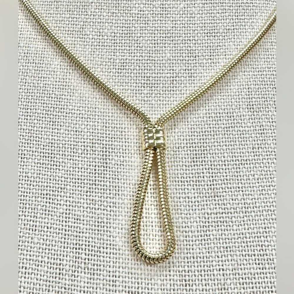 Vintage Avon Gold Tone Snake Chain Loop Lariat Ne… - image 2