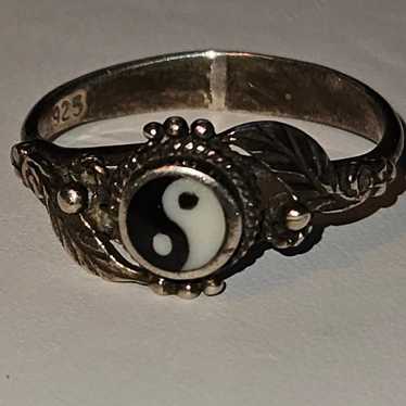 Vintage Sterling Silver Dainty Yin Yang Ring - image 1