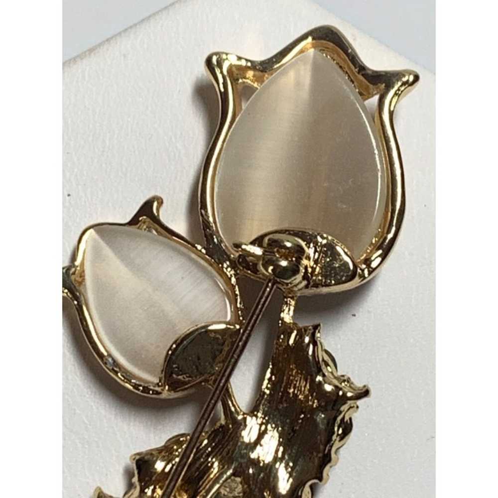 Vintage Gold Tone Rhinestone Resin Tulip Brooch - image 4