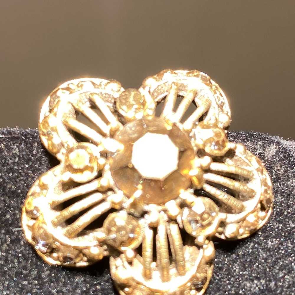 Vintage WEISS Flower Clip On Earrings. - image 12