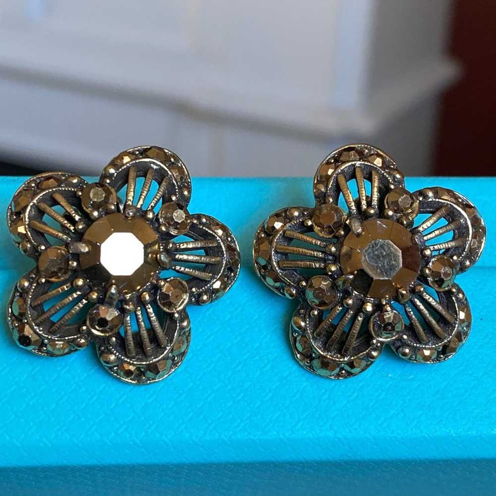 Vintage WEISS Flower Clip On Earrings. - image 1