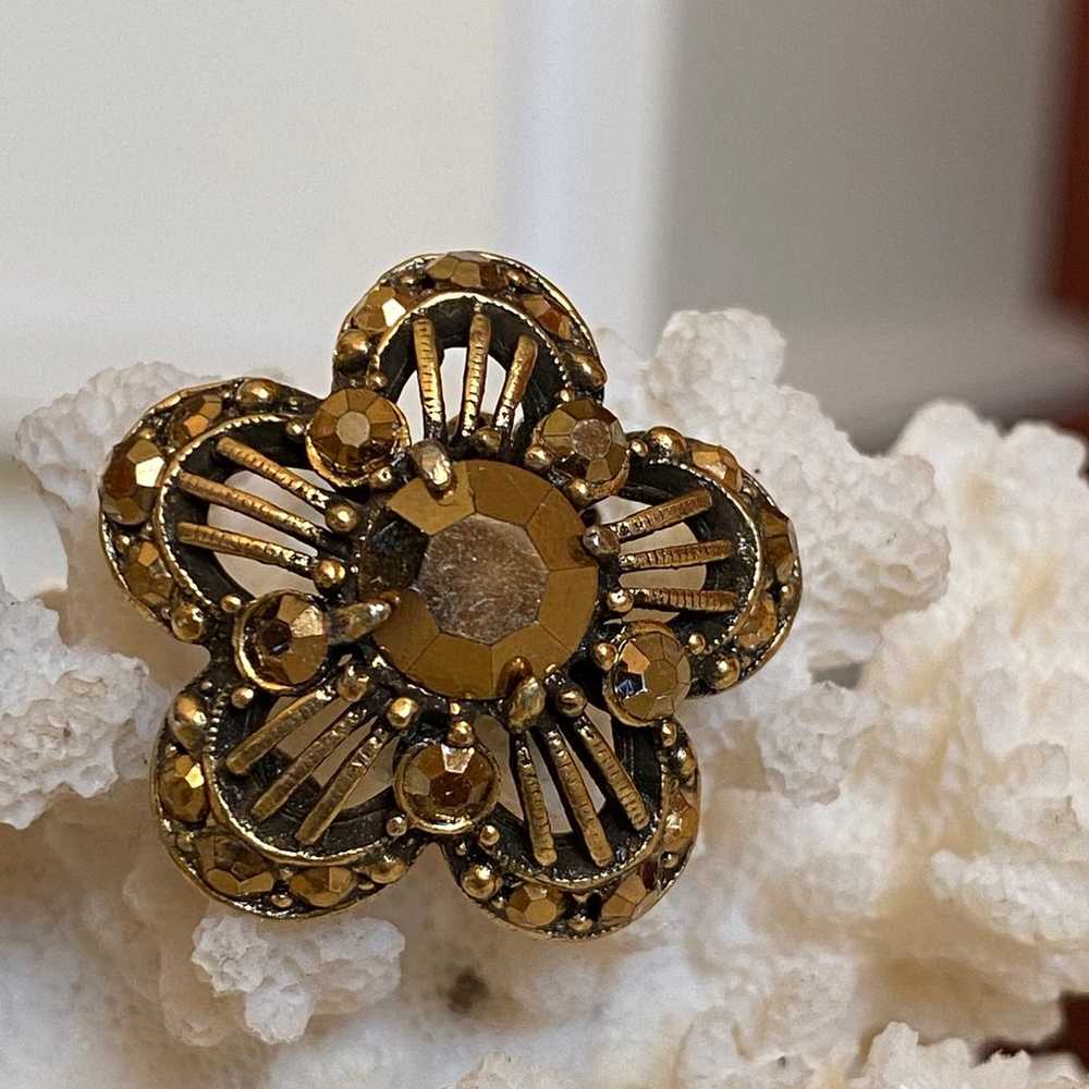 Vintage WEISS Flower Clip On Earrings. - image 4