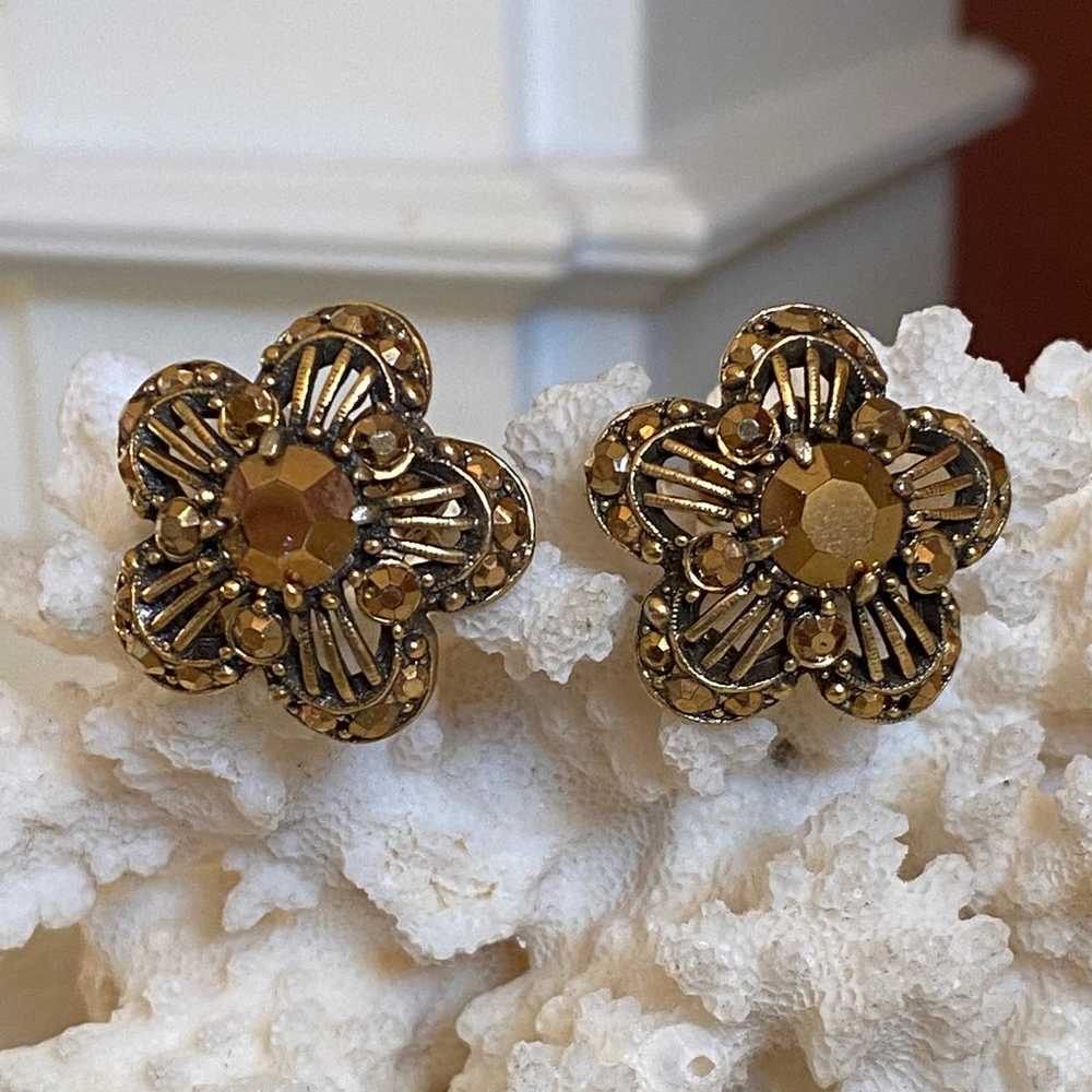 Vintage WEISS Flower Clip On Earrings. - image 5